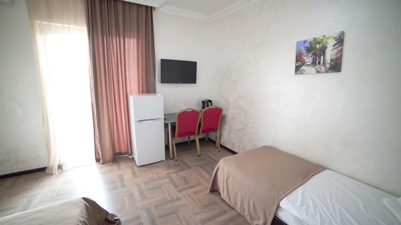 Hotel Progress Μπατούμι Εξωτερικό φωτογραφία