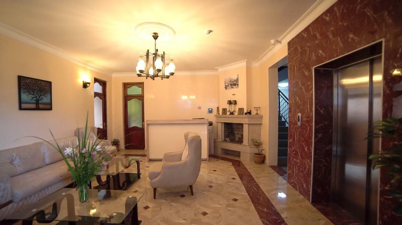 Hotel Progress Μπατούμι Εξωτερικό φωτογραφία