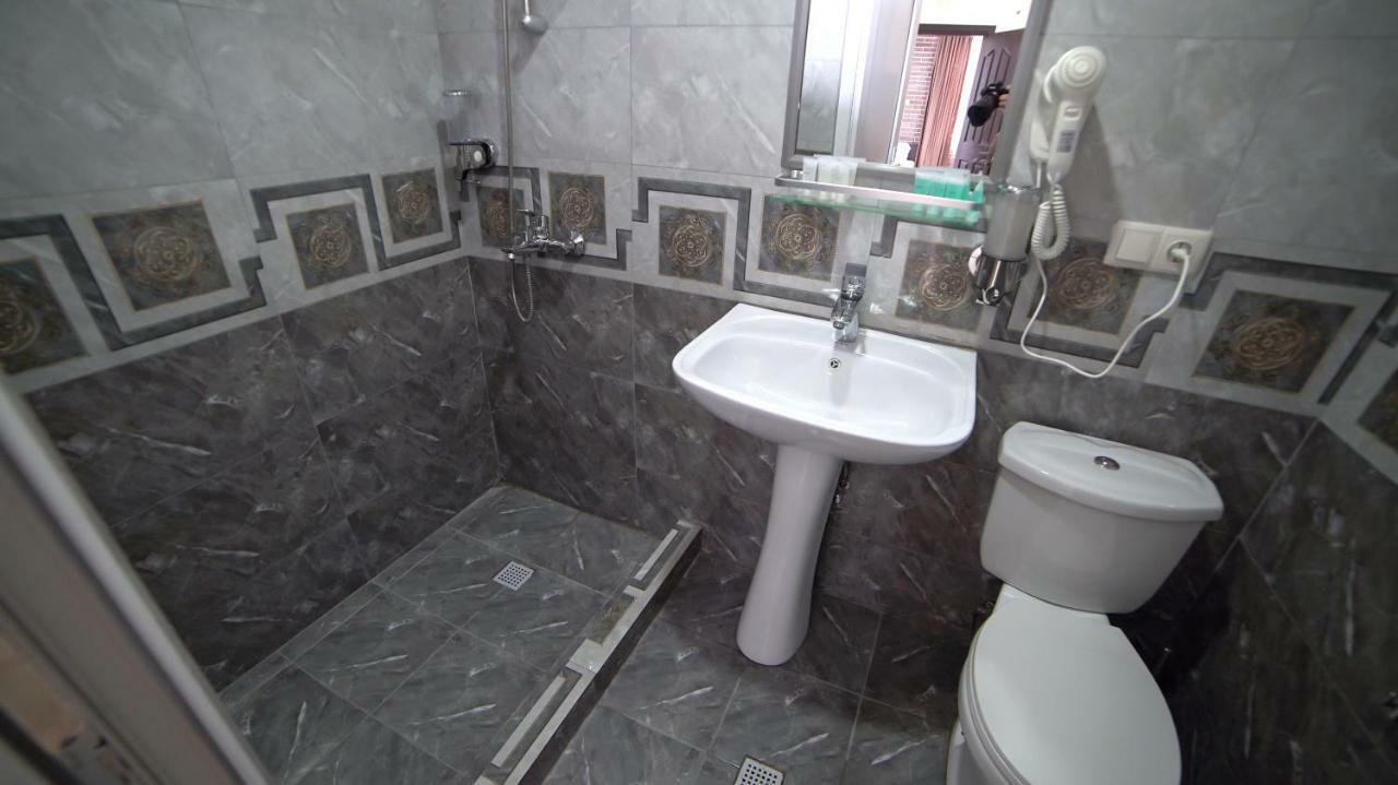 Hotel Progress Μπατούμι Εξωτερικό φωτογραφία