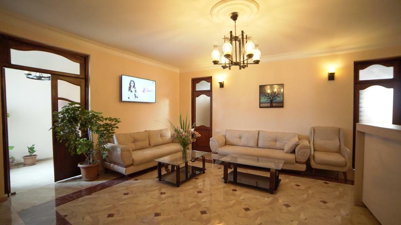 Hotel Progress Μπατούμι Εξωτερικό φωτογραφία
