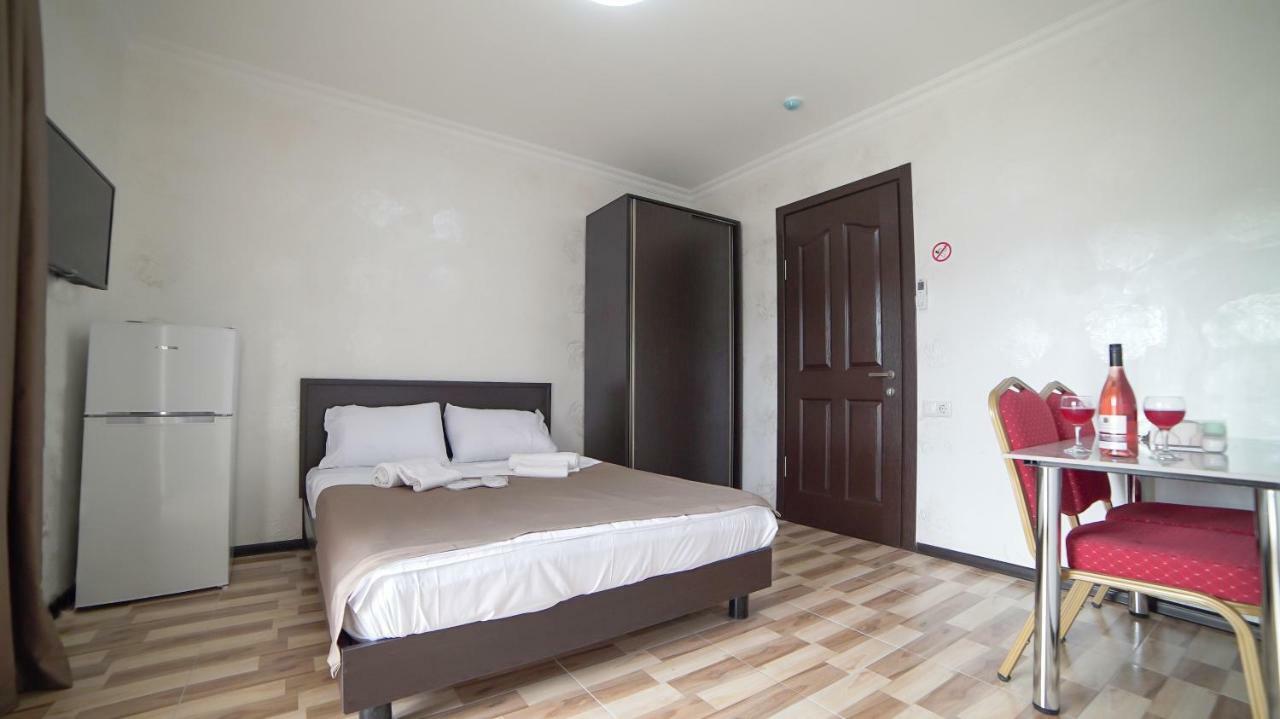Hotel Progress Μπατούμι Εξωτερικό φωτογραφία