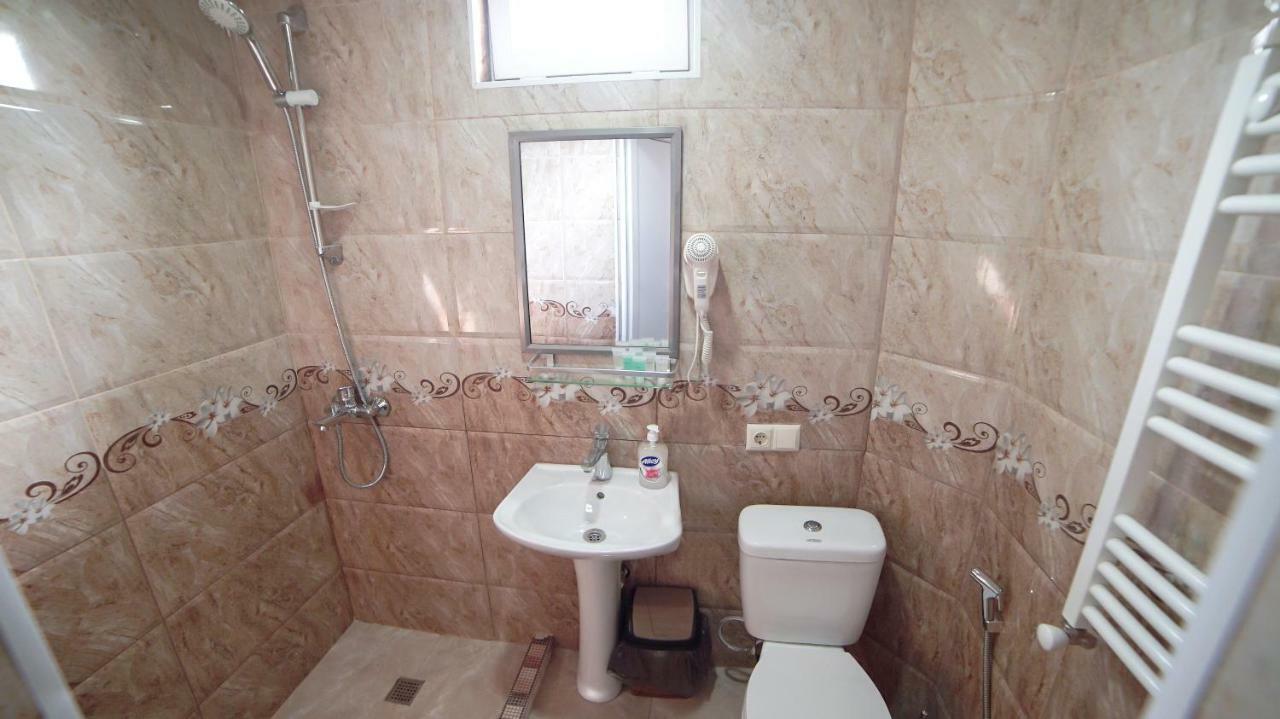 Hotel Progress Μπατούμι Εξωτερικό φωτογραφία